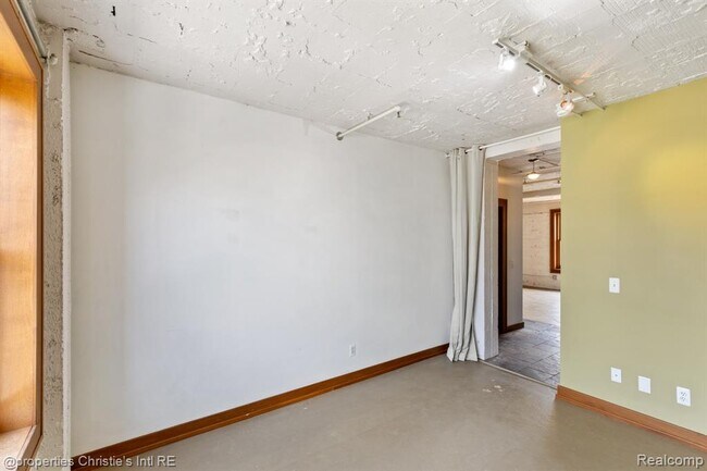 Building Photo - 78 Watson St