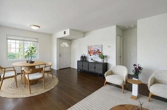 Building Photo - 13076 Wimberly Square