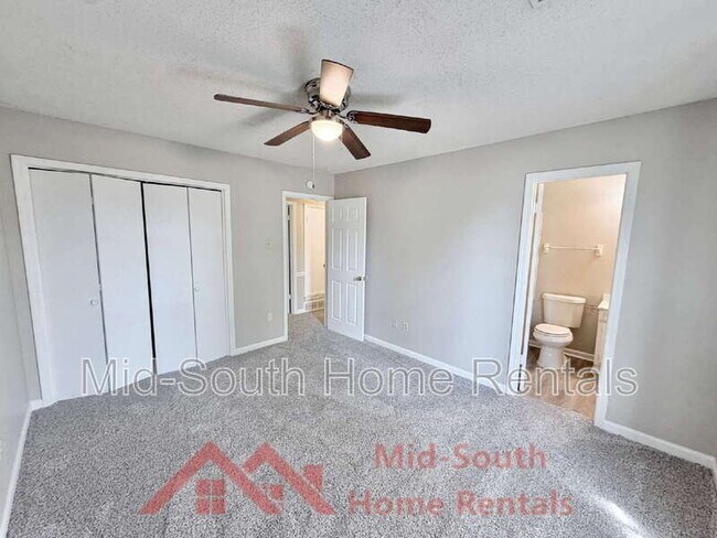 Building Photo - 3899 Kerwin Dr