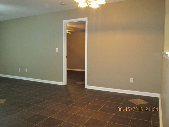 Building Photo - 6237A Dorsett Shoals