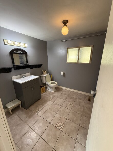 Building Photo - 1082 Frye Rd