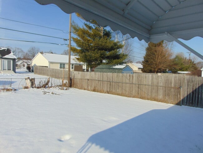 Building Photo - 46589 Huling St