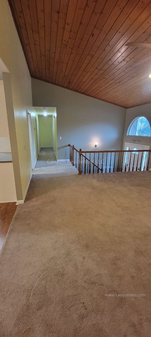 Building Photo - Recently Renovated!!Beautiful 4BR home.