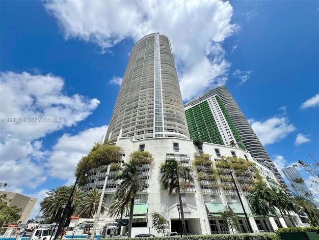 Building Photo - 1750 N Bayshore Dr