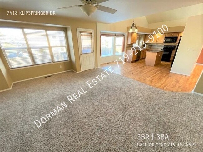 Building Photo - Open Concept 2 Story