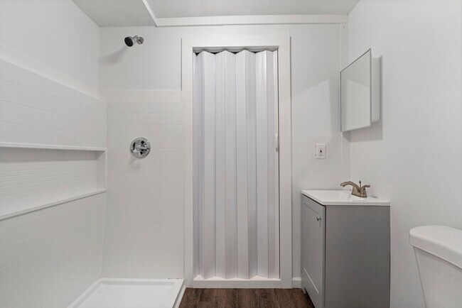 Building Photo - For Rent – Updated Studio in Old Hickory | $975/Month