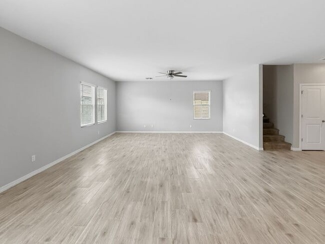 Building Photo - Home in Litchfield Park at Canyon Views! 5bd 4.5ba