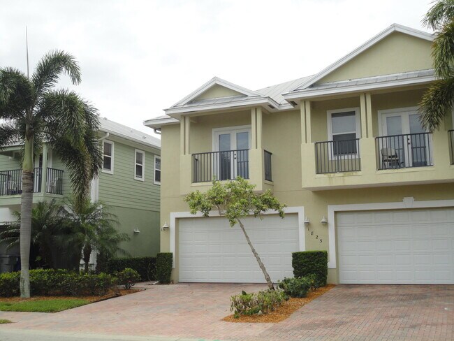 Building Photo - 1825 Bridgepointe Cir