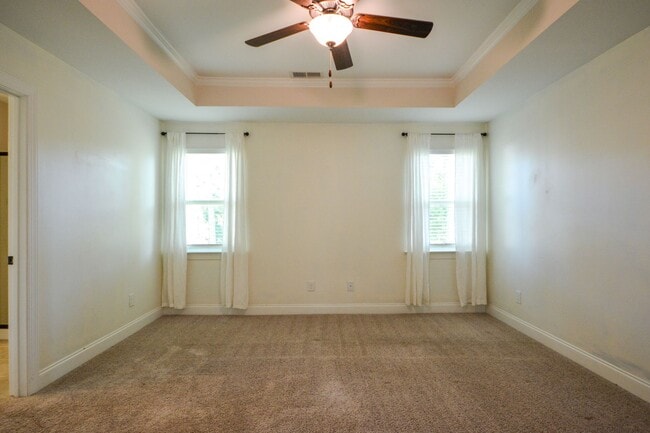Building Photo - Beautiful 3 Bedroom + Flex Room in Gated C...