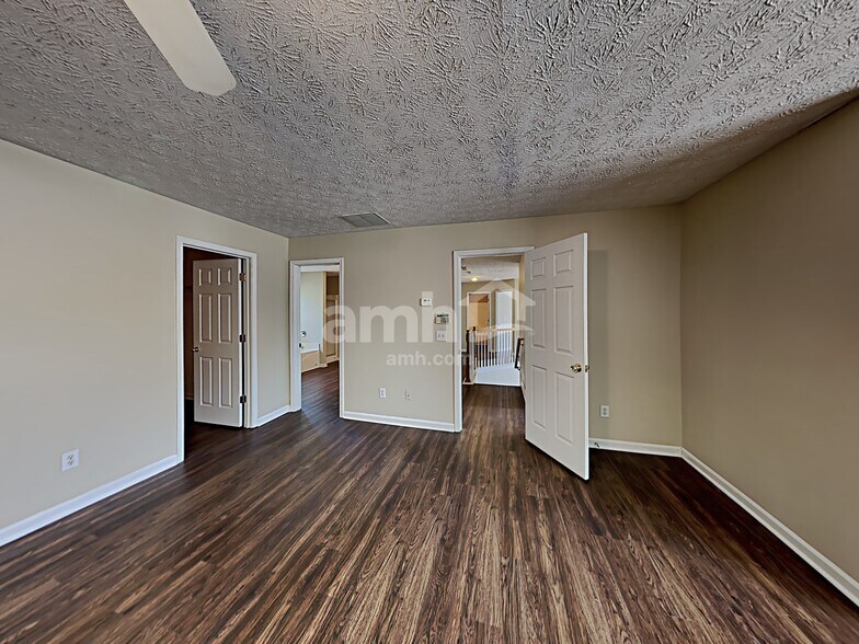 Building Photo - 714 Baskins Cir