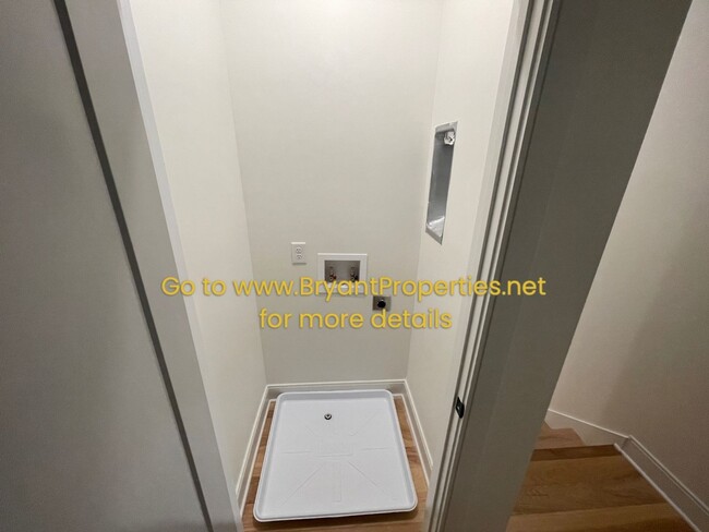 Building Photo - Madison - New 2 Bedroom 2.5 Baths Condo