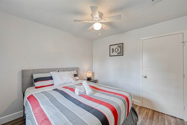 Building Photo - 11618 Corona Ln