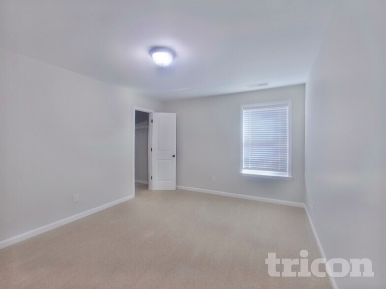 Building Photo - 148 Centerra Springs Dr