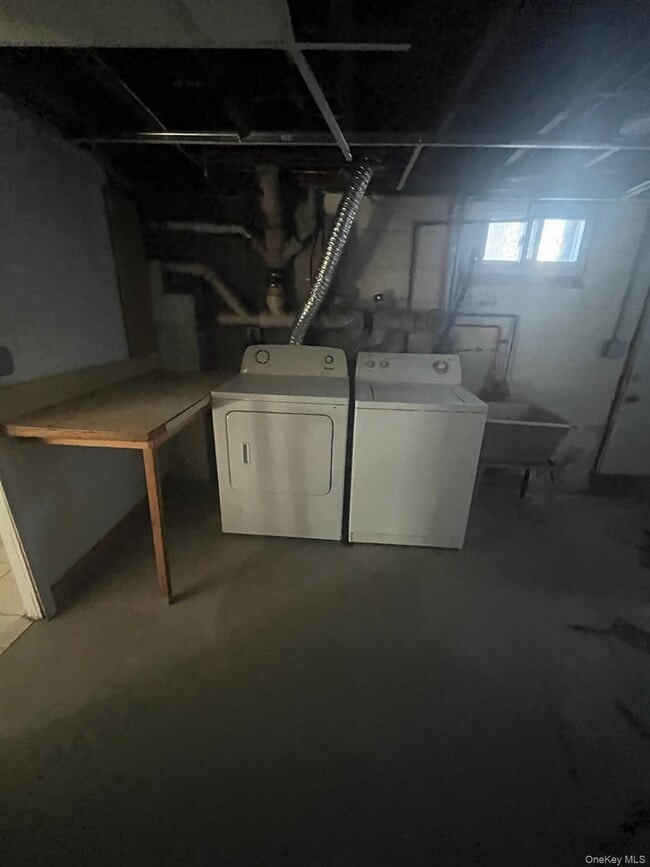 Building Photo - 117 Blydenburgh Ave