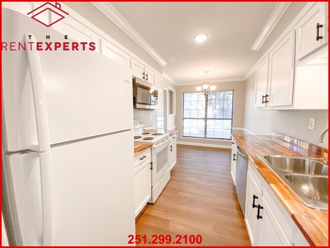 Building Photo - 1075 Seven Hills Curve S