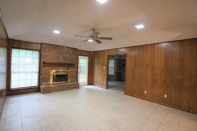 Building Photo - 3113 McDonald Rd