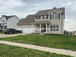 Building Photo - 332 NW Driftwood Dr