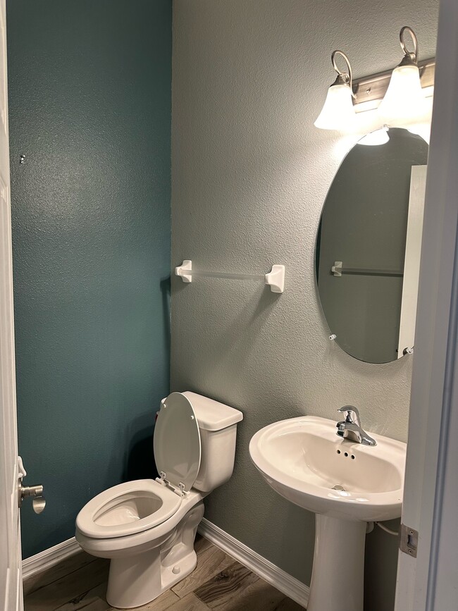 Building Photo - 9119 Carolina Wren Dr