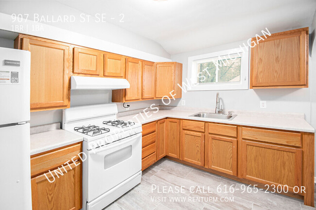 Building Photo - Available Now | 1 Bedroom 1 Bath Upper Lev...