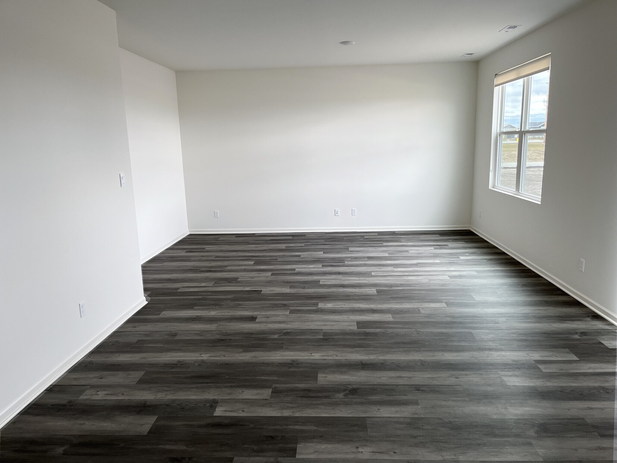 Spacious Dining and Living open concept - 7882 W 105th Pl