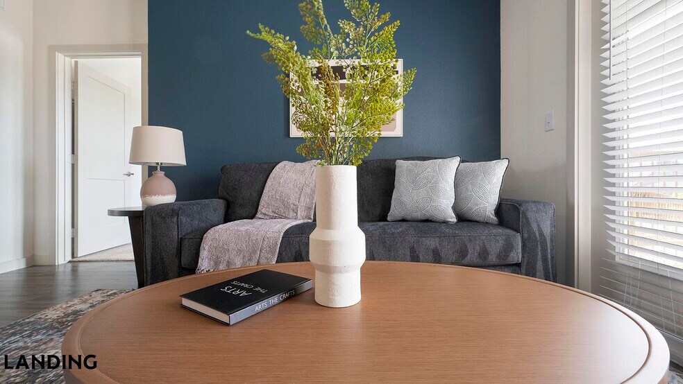 Building Photo - 2825 Main St