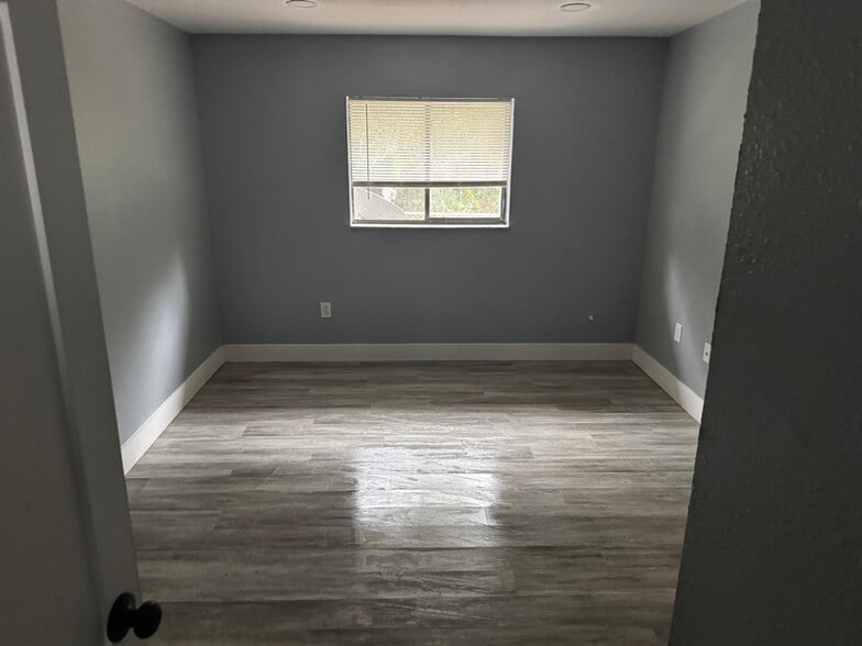 Building Photo - 1450 E Gibson St