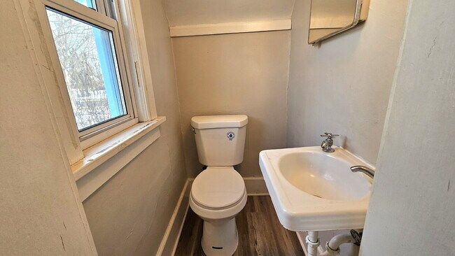 Building Photo - 3-Bed 1.5 bath Home on Payne Avenue with Spacious 2310 Sq Ft Layout – Ideal Saint Paul Living!"