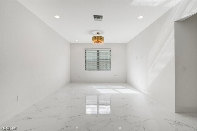 Building Photo - 11604 Meadowrun Cir