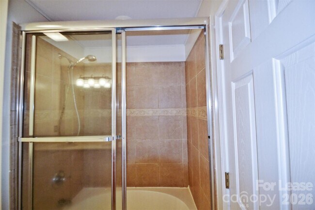 Building Photo - 1491 Mayfair Dr