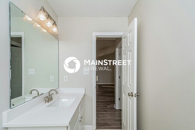 Building Photo - 3 Bedroom Pet-Friendly Home in Raleigh, NC with Main Street Renewal