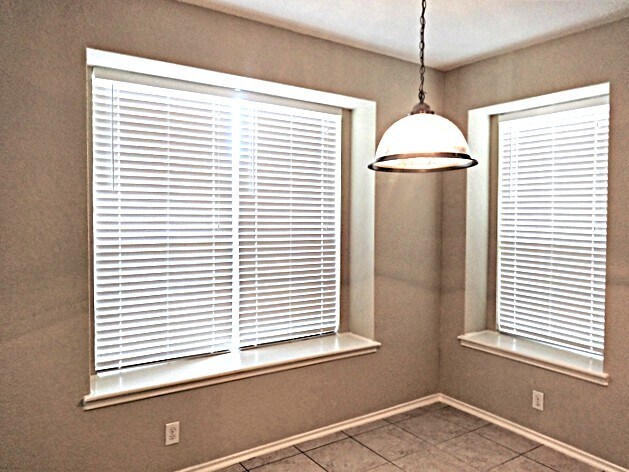 Building Photo - 12139 Karnes Way