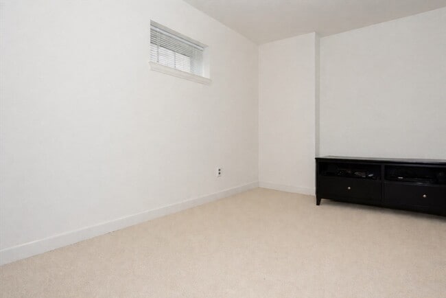 Building Photo - 2009 Symmes Cir