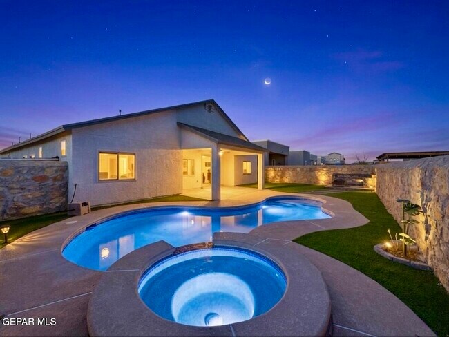 Building Photo - 14616 Tierra Burgos