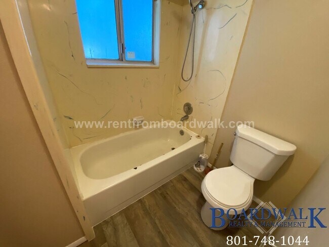 Building Photo - 661/663 N 980 W