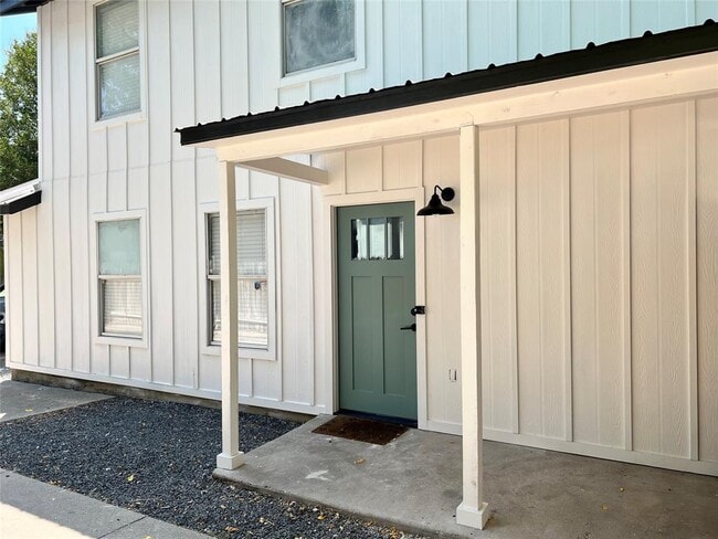 Building Photo - 1312 Cometa St