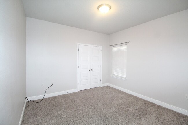 Building Photo - Coming Soon! Pet-Friendly 3-Bed Home with ...