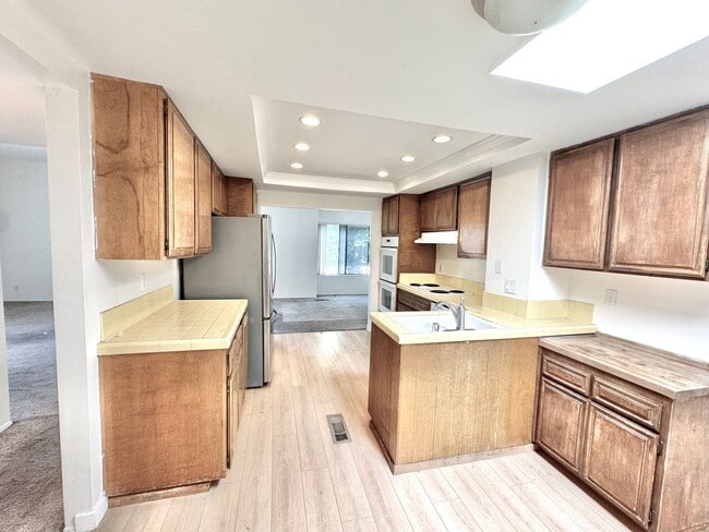 Building Photo - COMING SOON: BIG College Area Townhome 4 Bed / 2.5 Bath garage, AC, pool, W/D