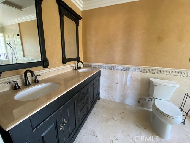 Building Photo - 2725 Palos Verdes Dr W