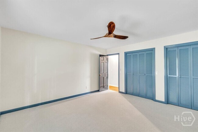 Building Photo - 138 Cardinal Rd
