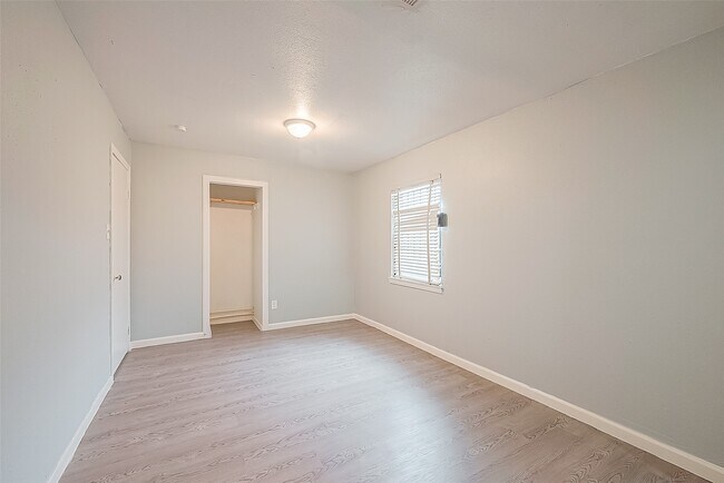 Building Photo - 9302 Fairland Dr