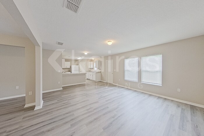 Building Photo - 21 Philmont Ln