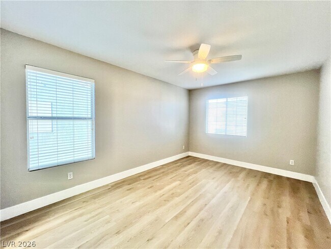 Building Photo - 1705 Encarta St