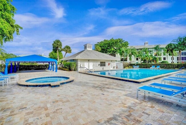 Building Photo - 1520 Whitehall Dr