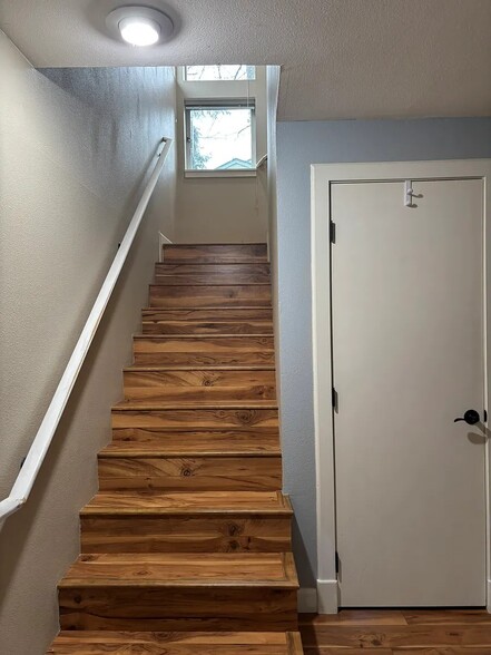 Upstairs - 4183 244th Pl SE