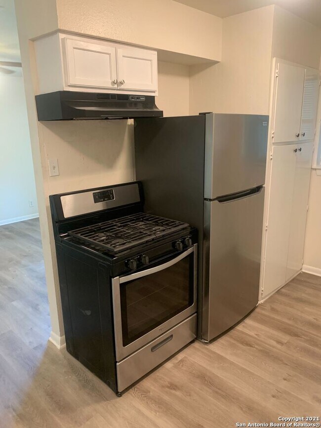 3915 Sherril Brook Rd 3915 Sherril Brook Rd San Antonio TX 78228