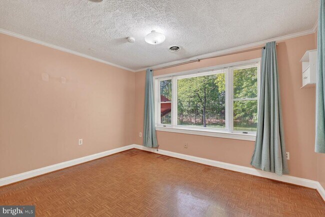 Building Photo - 6013 Neilwood Dr