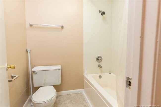 Building Photo - 100 Lewiston Ct