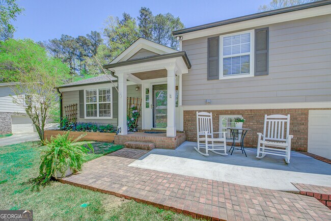 Building Photo - 209 Cedar Dr