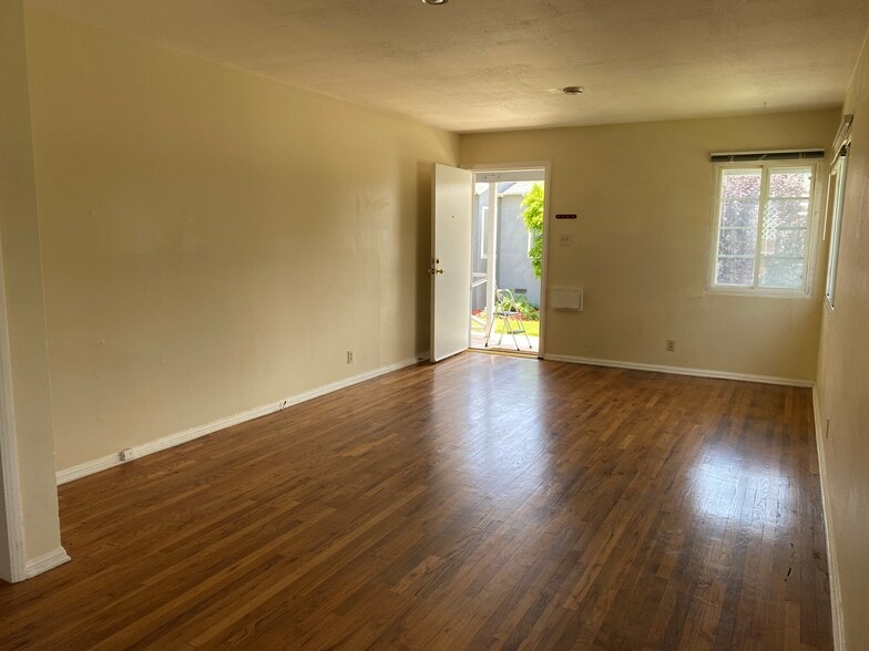 Living Room - 8836 Ramsgate Ave