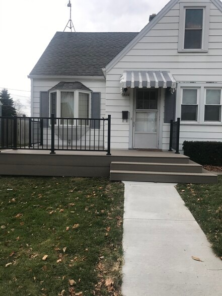 Front outside - 1824 N 21st St